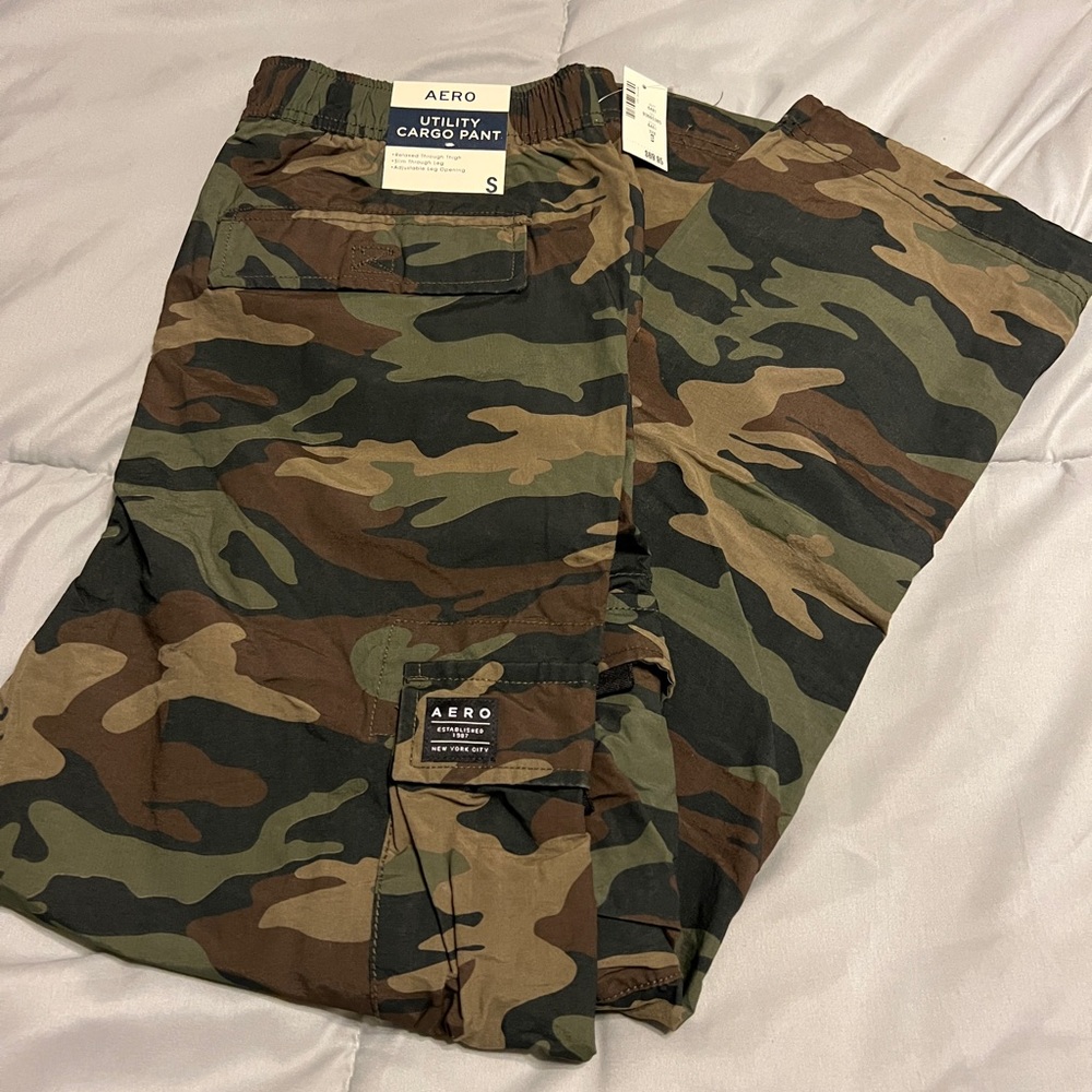Aeropostale Camo Utility Cargo Pants